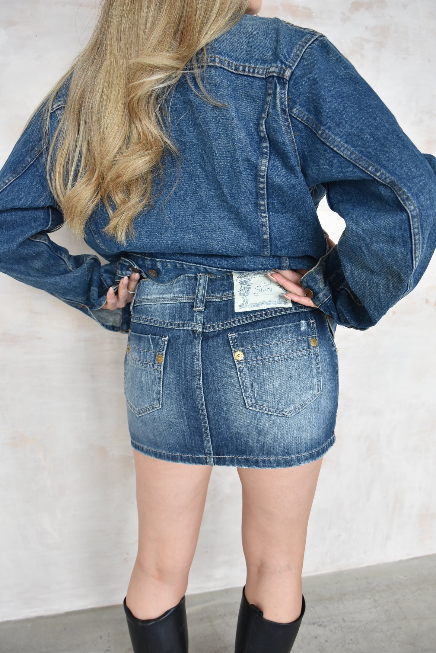 Vintage Y2K dark blue denim skirt