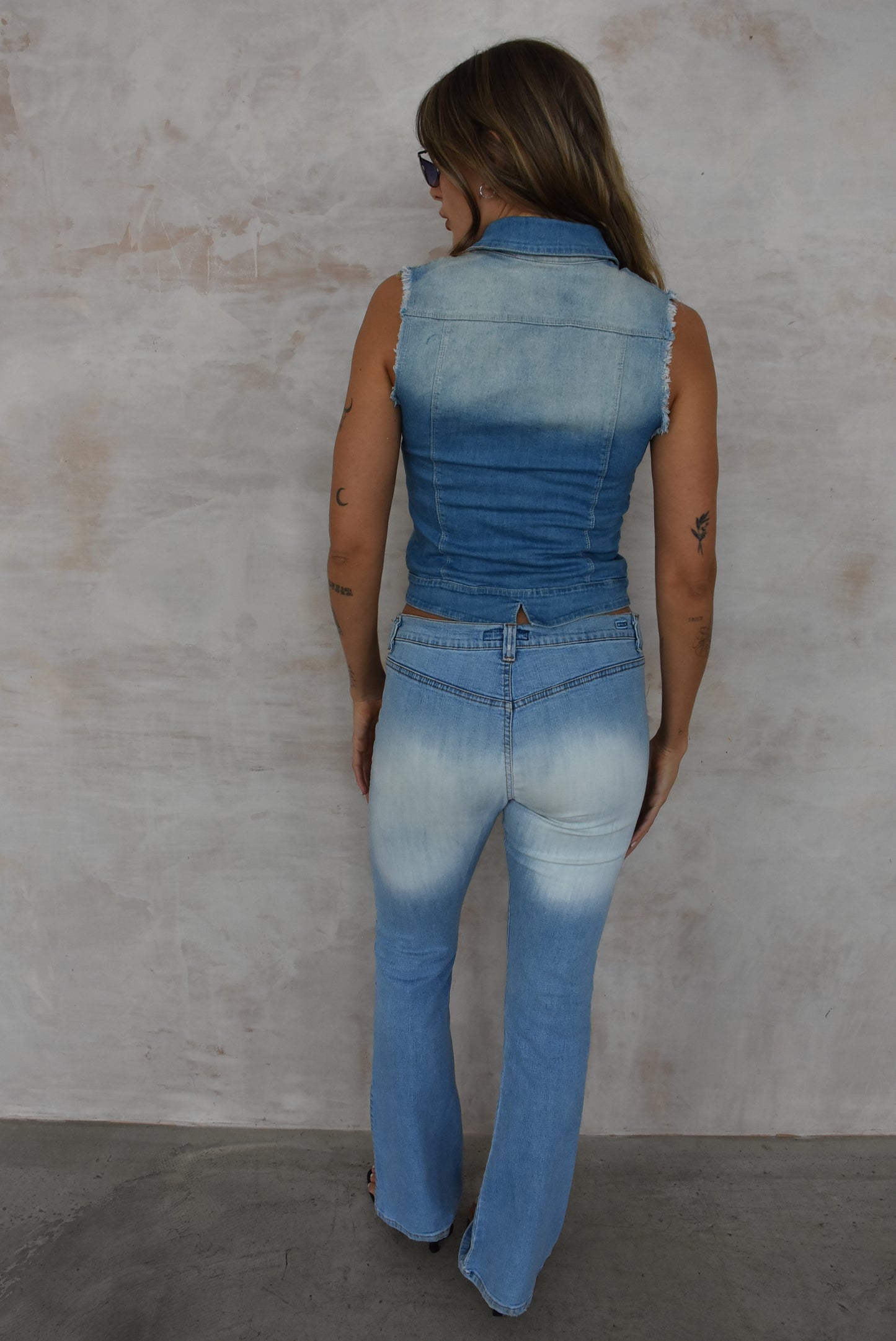 Vintage Y2K blue jeans with heart embroidery